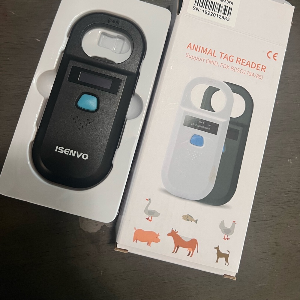 Animal tag reader